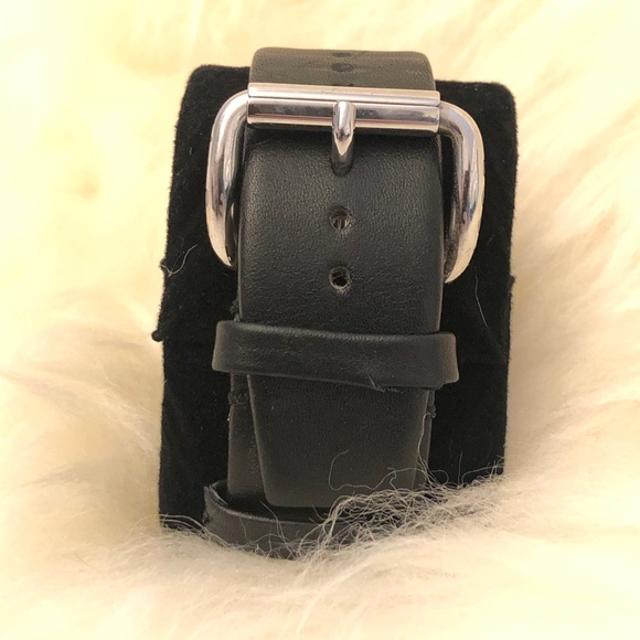 Marc Jacob’s black leather watch - Picture 5 of 5